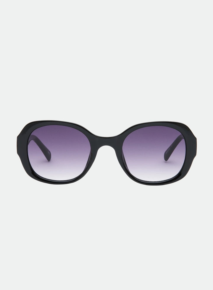 Darcy | Black Smoke Fade