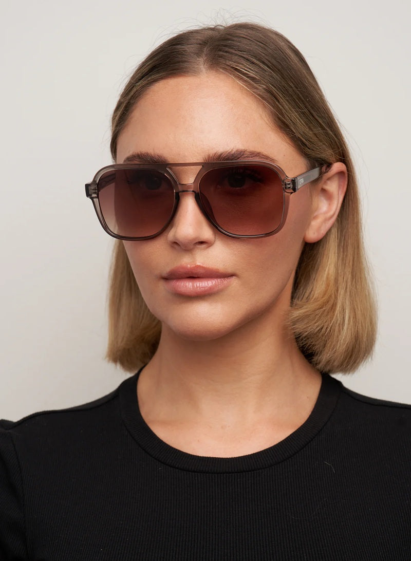 Kori | Trans Olive Brown Fade