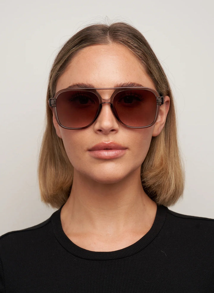 Kori | Trans Olive Brown Fade