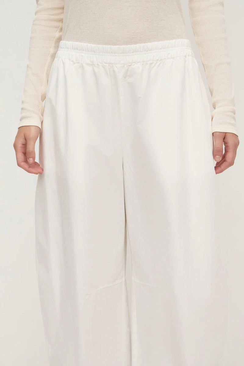 Lola Barrel Pant | White