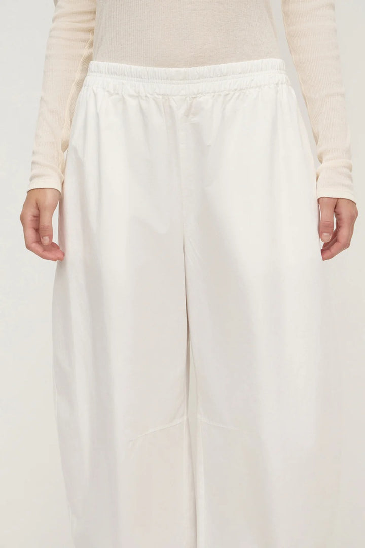 Lola Barrel Pant | White