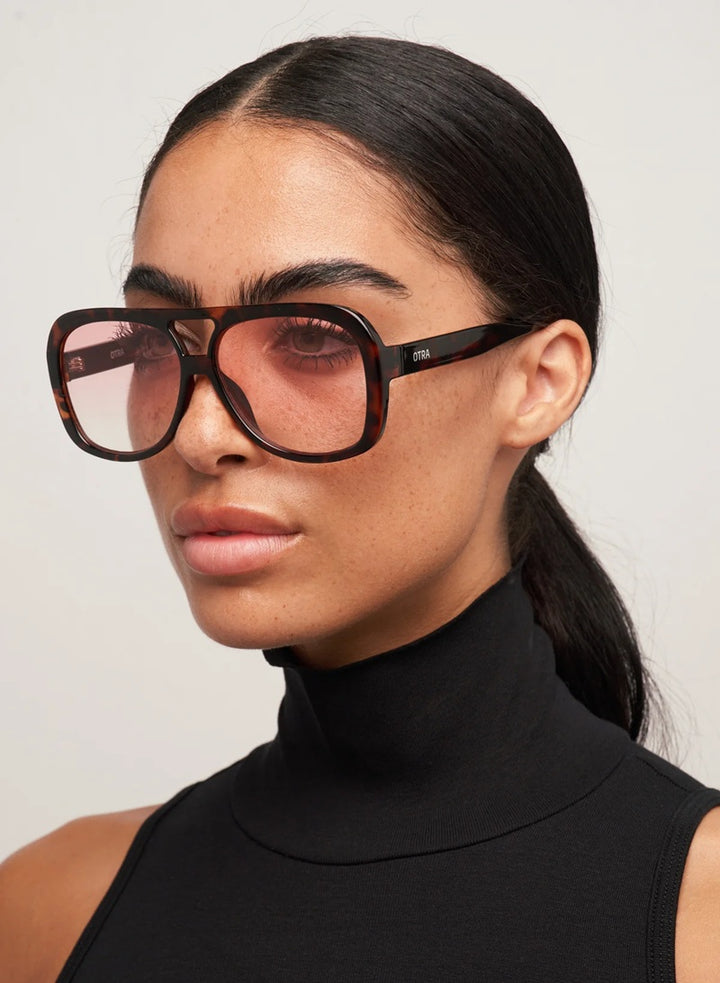 Yara | Tort & Pink Fade