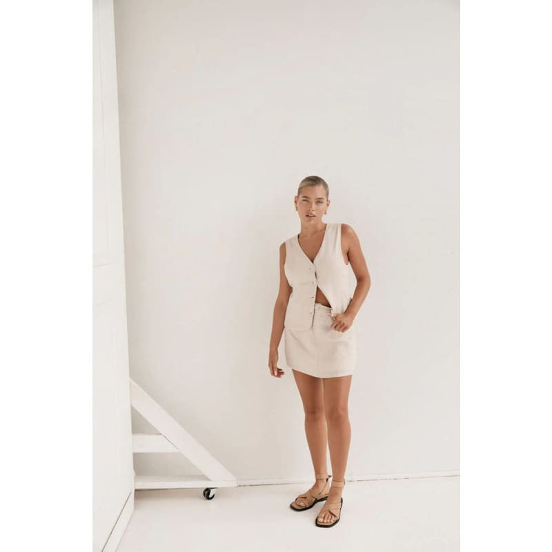 Aubrey Linen Vest | Oatmeal - Tops