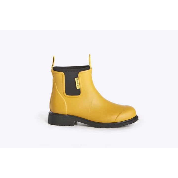 Bobbi Gumboot Enhanced Traction Mustard/Black - Accessories