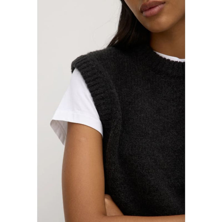 Everly Knit Vest| Black - Knitwear