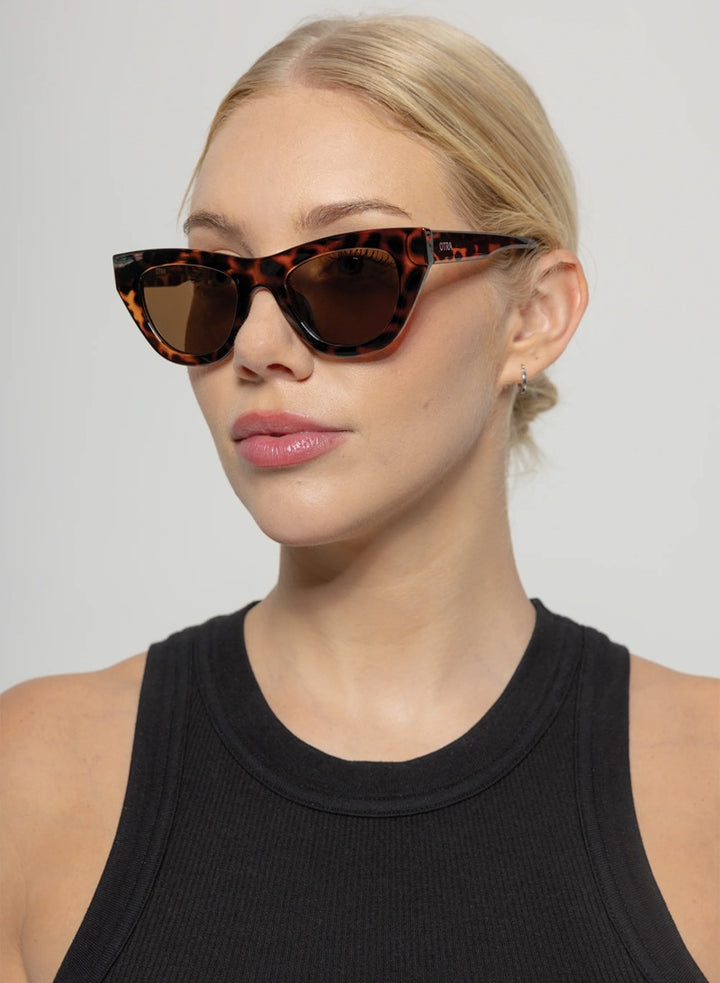 Kinni | Tort & Brown
