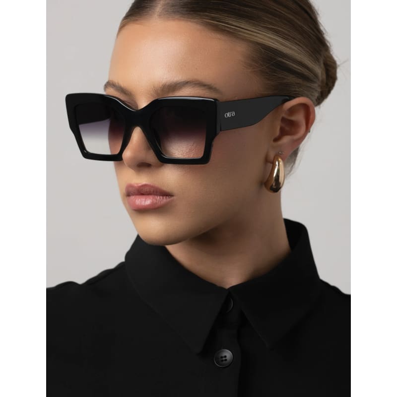 Pipa | Black & Smoke Fade Accessories