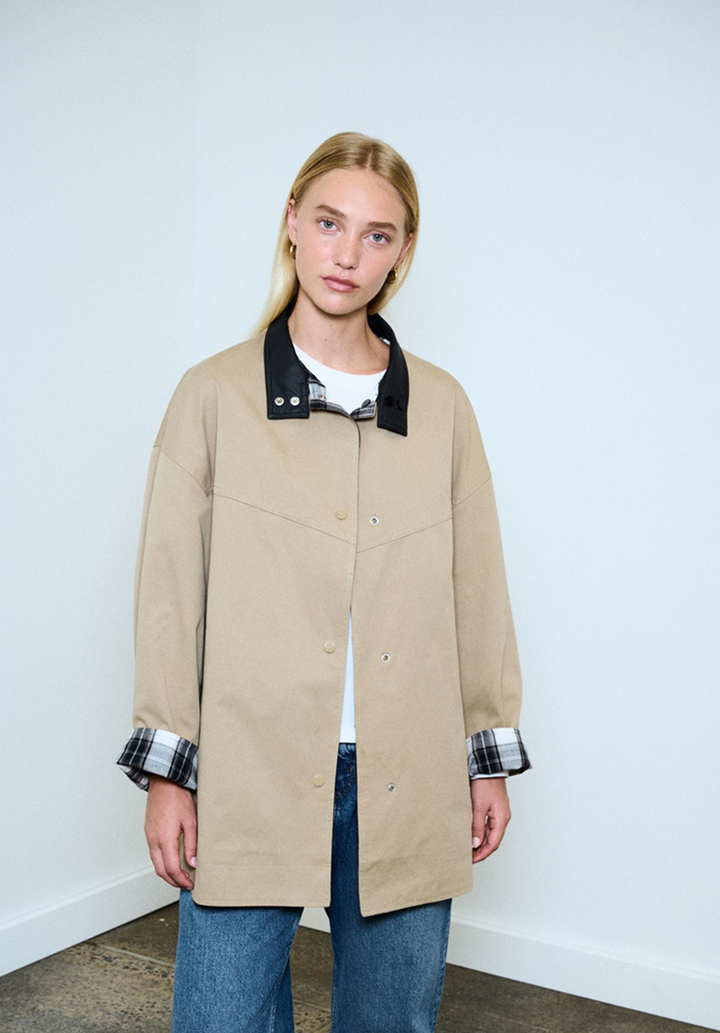 Rylan Reversible Parker | Camel & Black Check